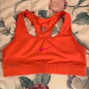 Nike pro sports bra
